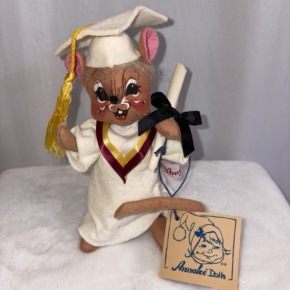 7" Graduation Mouse in White 209595 Annalee Collectible Figure